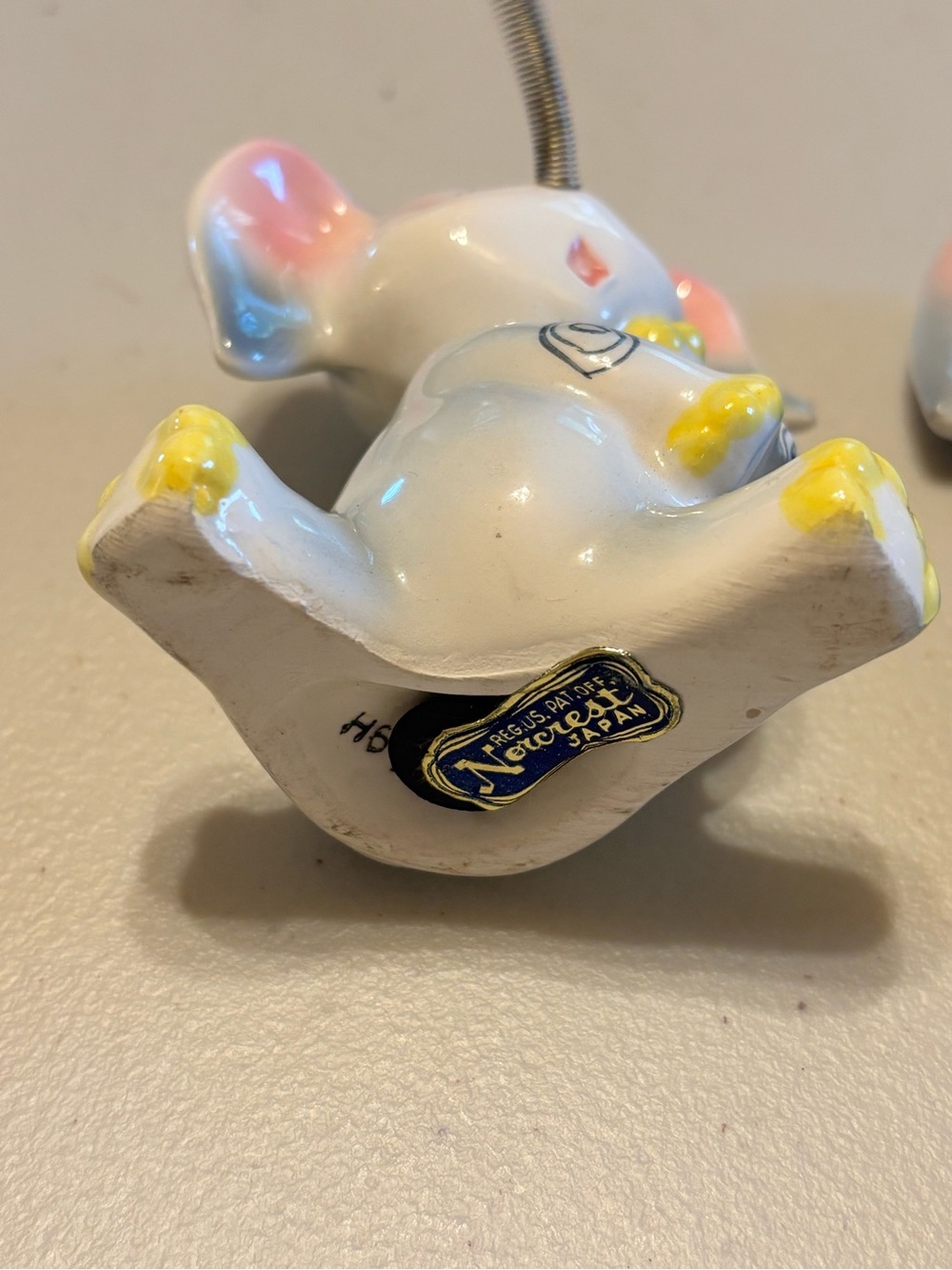 Vintage 1950 Norcrest Ceramic Elephant Figurine salt and pepper shaker set - Picture 6 of 9